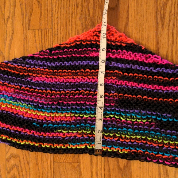NWT! Handmade Acrylic Knit Triangle Scarf Black and Bright Multicolored OSFM - Picture 6 of 6